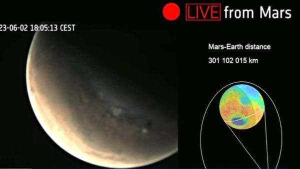 新的延时图像显示了月球绕地球运行——从火星的角度来看