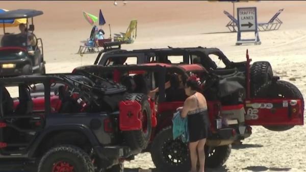 投票:海滩上有更多的汽车?代托纳海滩考虑扩建停车场