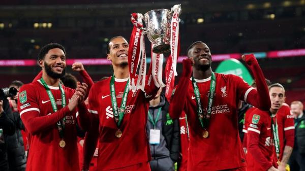 Liverpool's Virgil van Dijk with the trophy after winning the Carabao Cup final at Wembley Stadium, London. Picture date: Sunday February 25, 2024.

