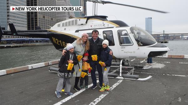 Helicopter crashes into Hudson River