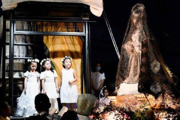 Ahead of Easter, Filipinos keep Lenten traditions alive through faith and food