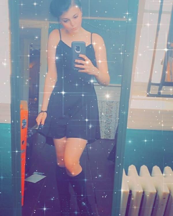 Tedford, who goes by “Kinki Kelli” on OnlyFans, is accused of recording herself peeing on an air co<em></em>nditioner unit, comforter, curtains and the Bible inside the room.