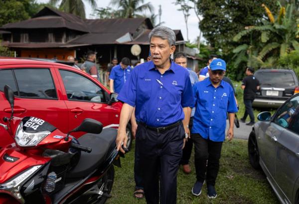 Mohamad said the party’s campaign, now in its sixth day, is running smoothly, with intensive efforts underway to reach as many voters as possible. - Bernama photo